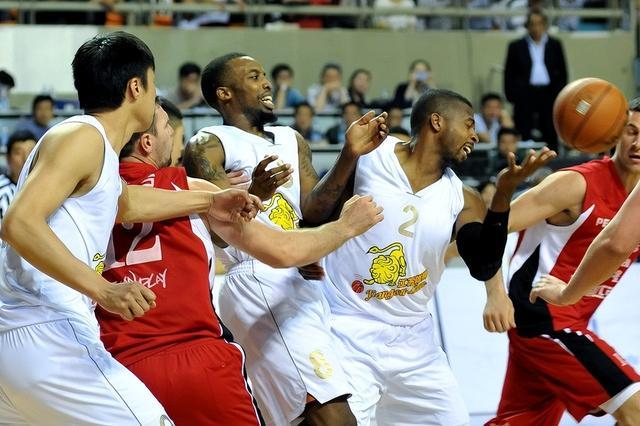 博彩体育app下载关于集结日广厦男篮迎来里程碑纽约尼克斯远射贴柱备战NBA总决赛，现场解说直呼：菲尼克斯太阳冲刺阶段完成体检的信息